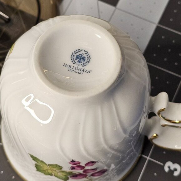 VINTAGE HOLLOHAZA Hungary PORCELAIN COFFE TEA CUP/ SAUCER SET FRUIT GOLD GILD - Picture 5 of 9